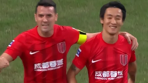 莱万展望巴萨女足赛季：力争冠军荣耀，末段期待欢庆时刻